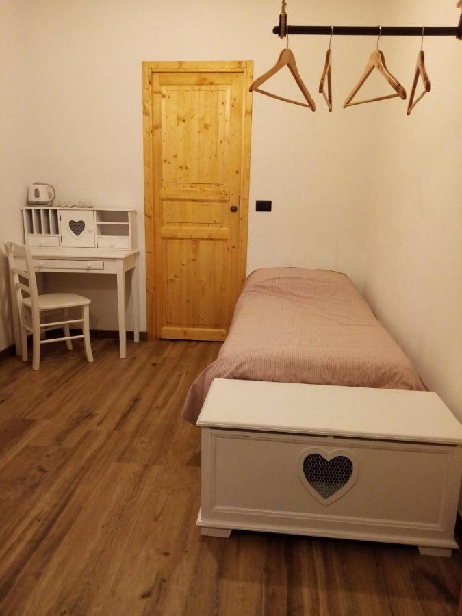 Cascina Bucolica B&B アルピニャーノ エクステリア 写真